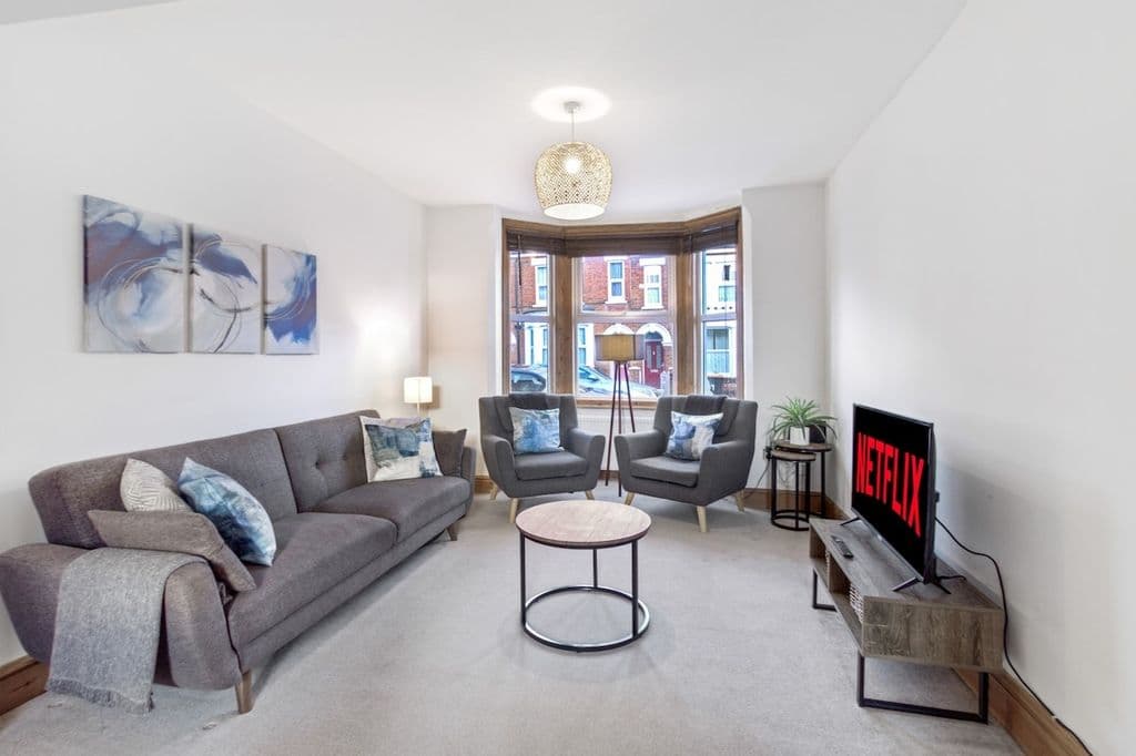 3 Bed House — Bedford